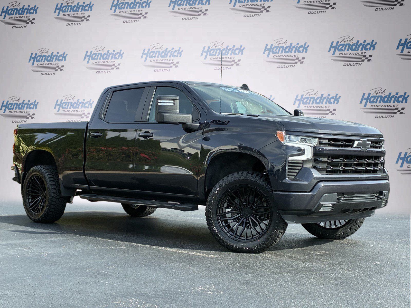 Used 2024 Chevrolet Silverado 1500 RST w/ Convenience Package II AWD/4WD image 2