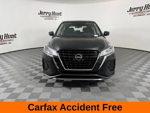 Used 2024 Nissan Kicks S image 3