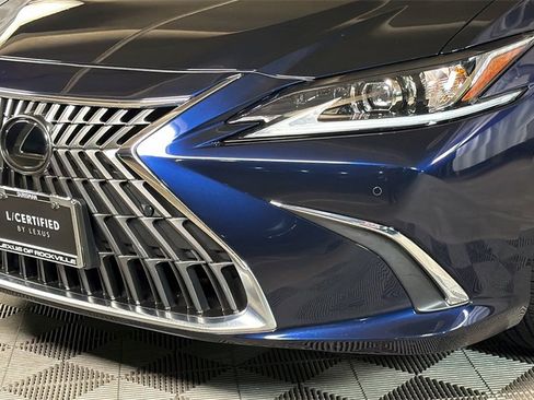 Certified 2025 Lexus ES 350 w/ Premium Package image 3
