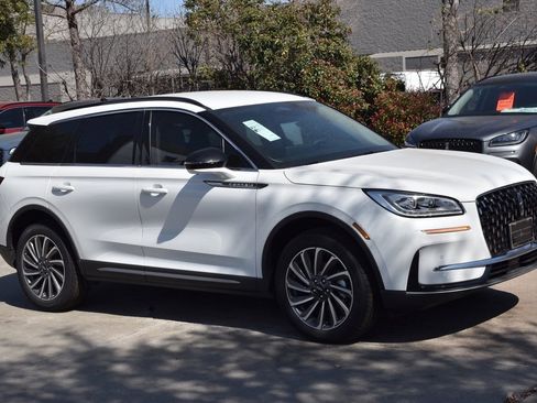 New 2026 Lincoln Corsair Reserve image 4