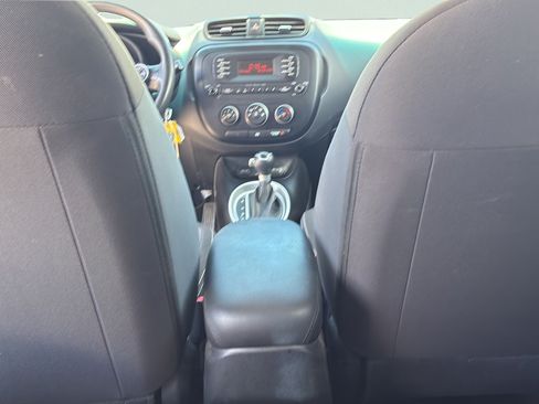 Used 2016 Kia Soul FWD image 26