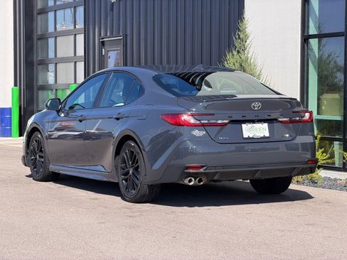 Used 2025 Toyota Camry SE FWD image 3
