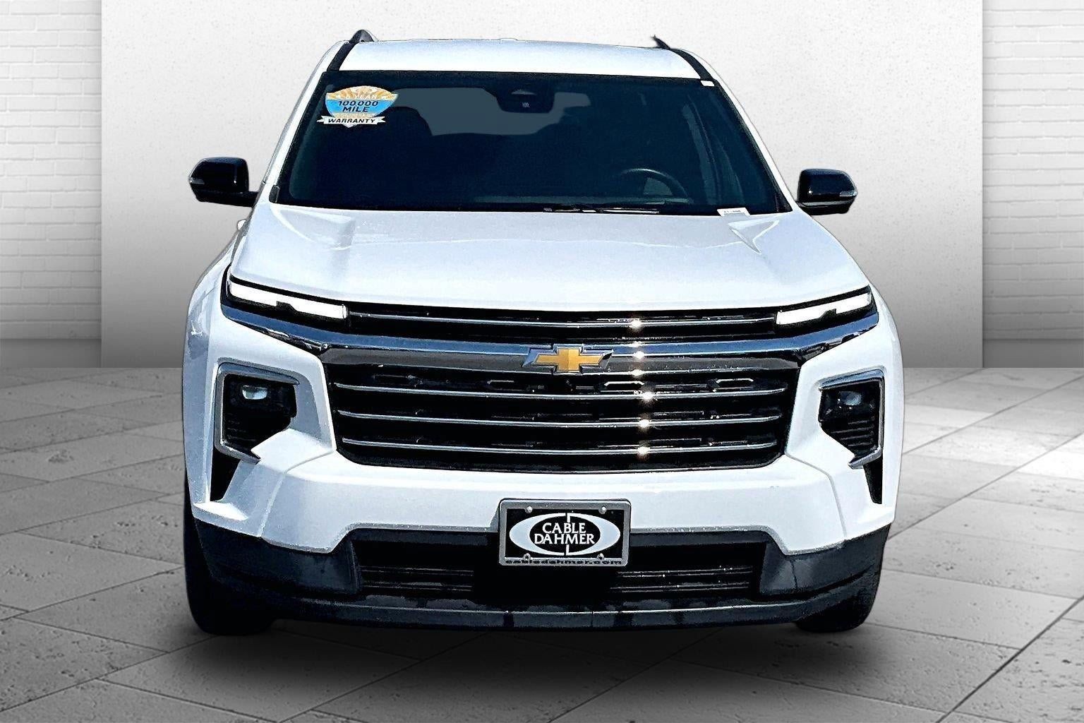 Used 2024 Chevrolet Traverse LT AWD/4WD image 2