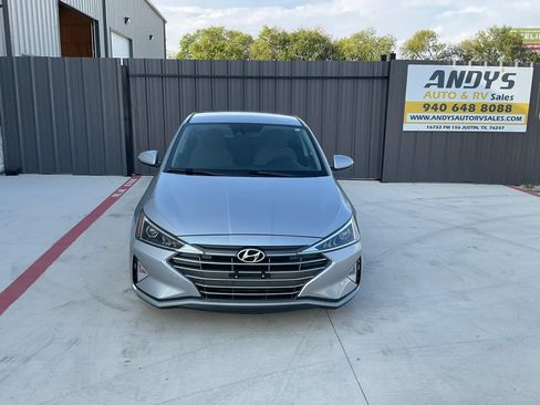 Used 2020 Hyundai Elantra SE w/ Cargo Package (C1) FWD image 2