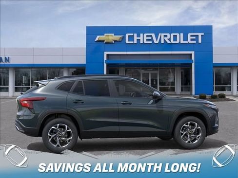 New 2026 Chevrolet Trax LT w/ Driver Confidence Package FWD image 5
