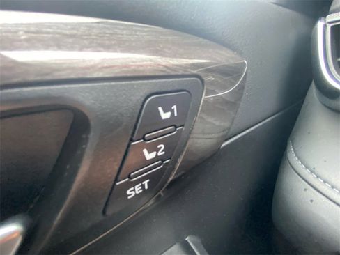 Used 2023 Toyota Highlander Platinum image 27