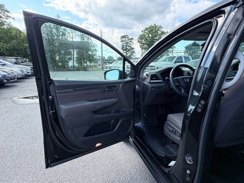 Used 2018 Honda Odyssey EX image 30