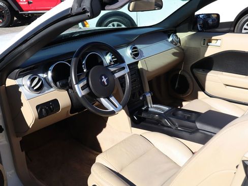 Used 2006 Ford Mustang Convertible image 8