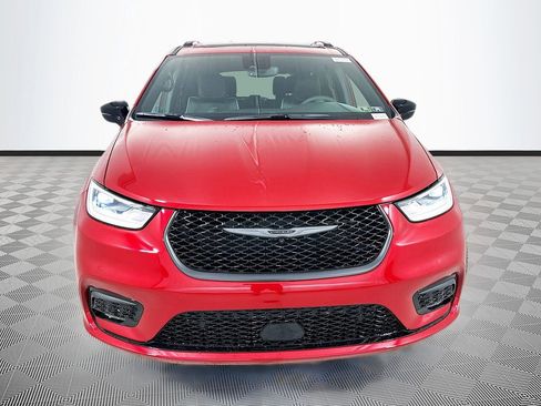 New 2026 Chrysler Pacifica Limited w/ S Appearance Package AWD/4WD image 2