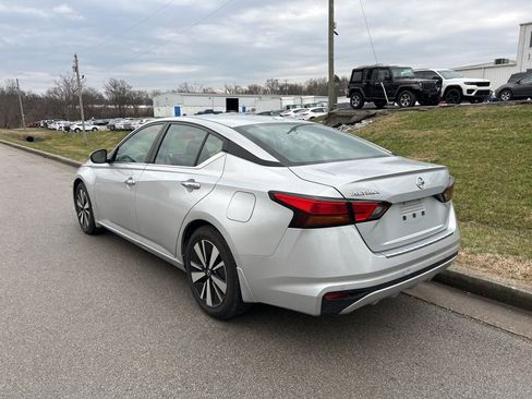Used 2022 Nissan Altima 2.5 SV image 4