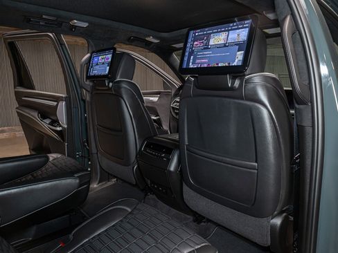 Used 2025 Cadillac Escalade V image 29