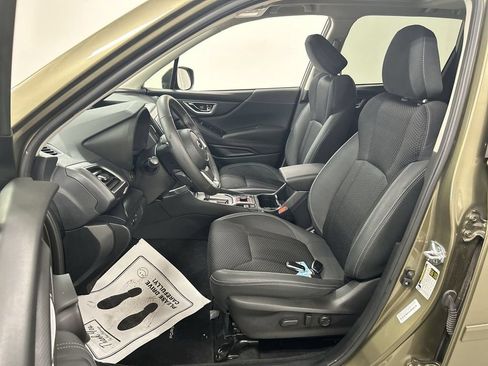 Used 2024 Subaru Forester Premium AWD/4WD image 9