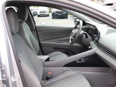 Used 2022 Hyundai Elantra SEL w/ Convenience Package image 28