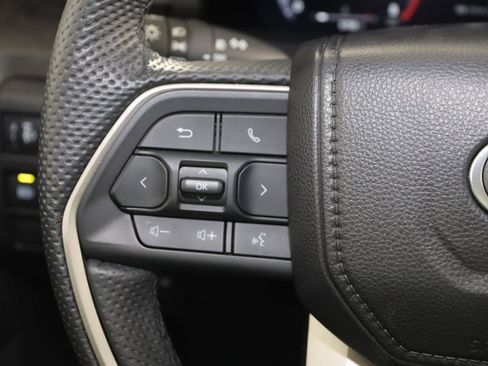 Used 2025 Toyota Tacoma Limited image 35