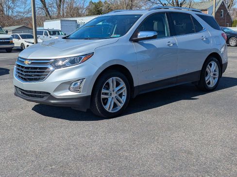 Used 2018 Chevrolet Equinox Premier image 3