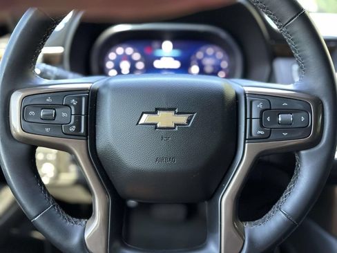 Used 2023 Chevrolet Suburban High Country AWD/4WD image 9