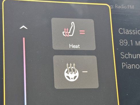 Used 2023 Jeep Compass Latitude image 17