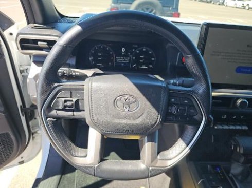 Used 2025 Toyota Tacoma TRD Off-Road AWD/4WD image 6