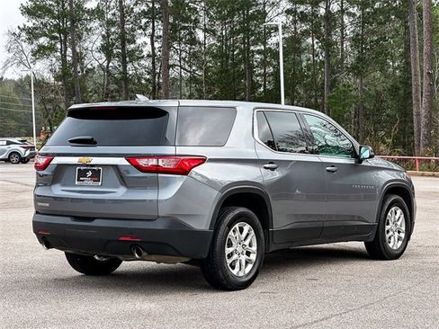Used 2021 Chevrolet Traverse LS image 8