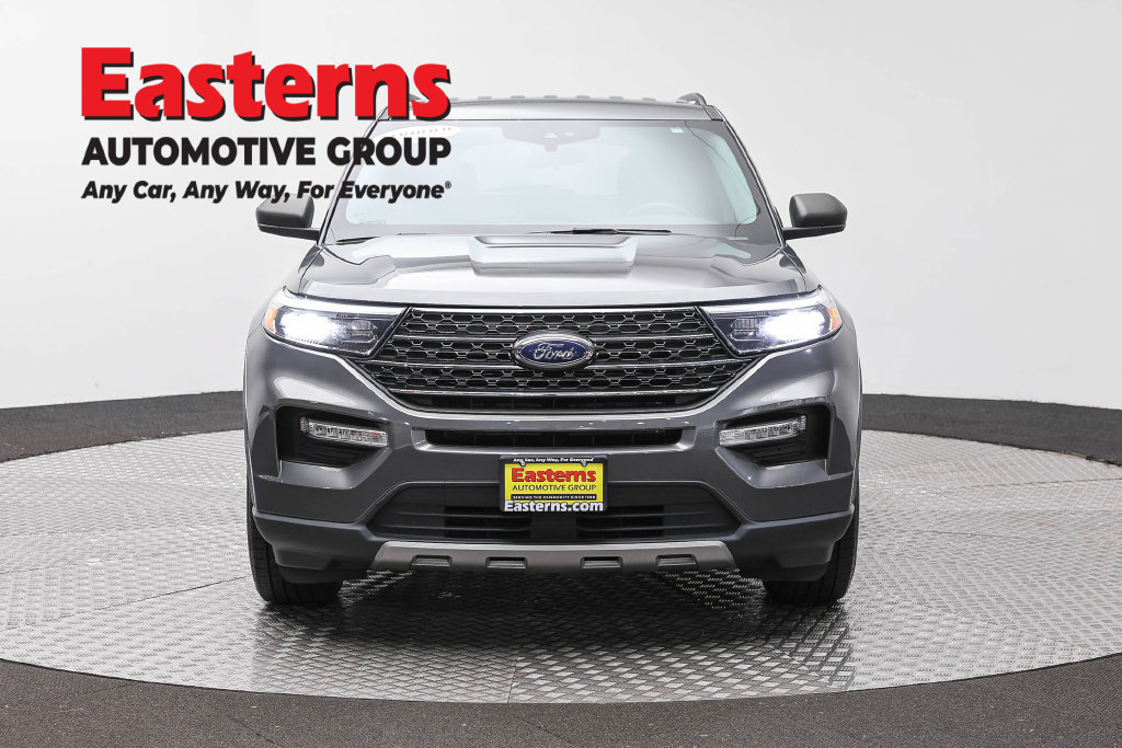 Used 2022 Ford Explorer XLT w/ Equipment Group 202A AWD/4WD image 3