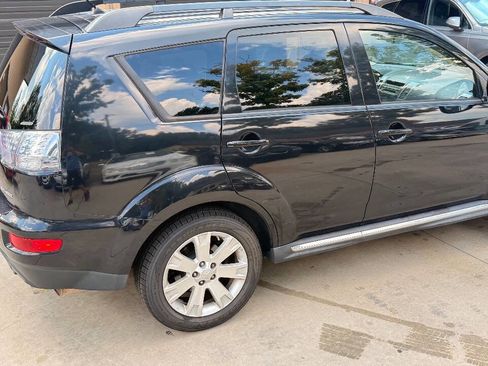 Used 2013 Mitsubishi Outlander SE image 22