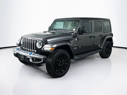 Used 2023 Jeep Wrangler Unlimited Sahara AWD/4WD image 3