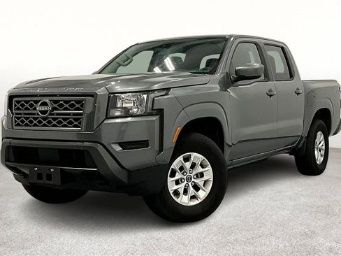 Used 2024 Nissan Frontier SV image 14