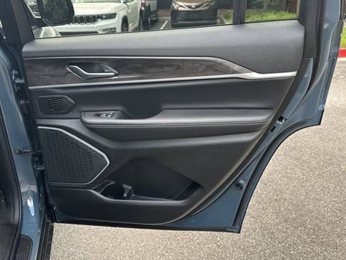 New 2026 Jeep Grand Cherokee L Limited RWD image 18