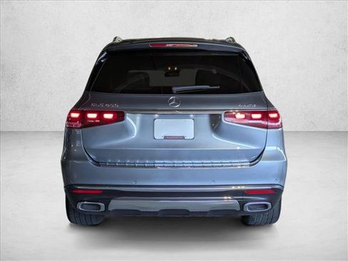 Used 2024 Mercedes-Benz GLS 450 4MATIC image 9