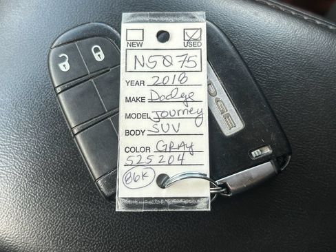 Used 2018 Dodge Journey SXT w/ Connectivity Group FWD image 37