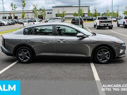 Used 2025 Kia K4 FWD image 9