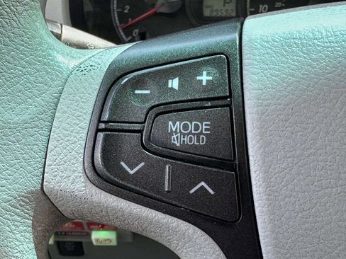 Used 2011 Toyota Sienna LE FWD image 27