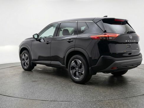 Used 2025 Nissan Rogue SV image 6