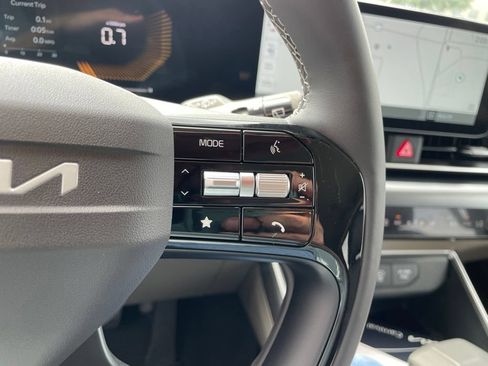 New 2027 Kia Carnival FWD image 26