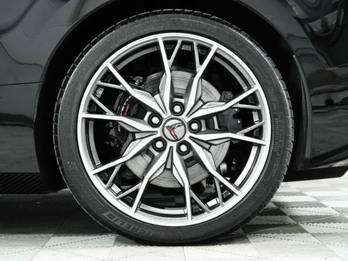 Used 2025 Chevrolet Corvette Stingray Preferred Cpe w/ Z51 Performance Package RWD image 30