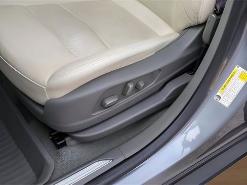 Used 2021 Cadillac XT5 Premium Luxury w/ LPO, Floor Liner Package image 8