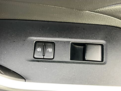 Used 2021 Toyota RAV4 LE FWD image 29