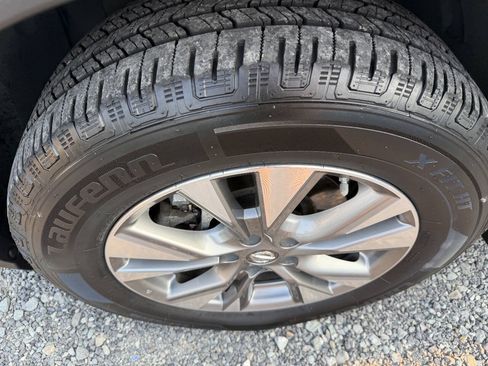 Used 2018 Nissan Murano SL AWD/4WD image 16