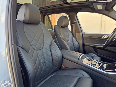 Used 2024 BMW X5 sDrive40i w/ M Sport Package RWD image 43