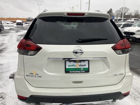 Used 2019 Nissan Rogue SL w/ Premium Package image 6