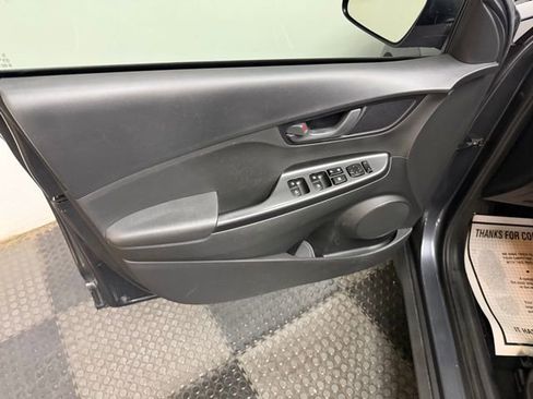 Used 2019 Hyundai Kona SE image 20