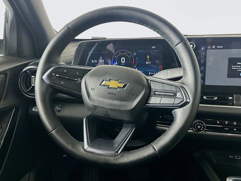 Used 2025 Chevrolet Equinox LT image 18