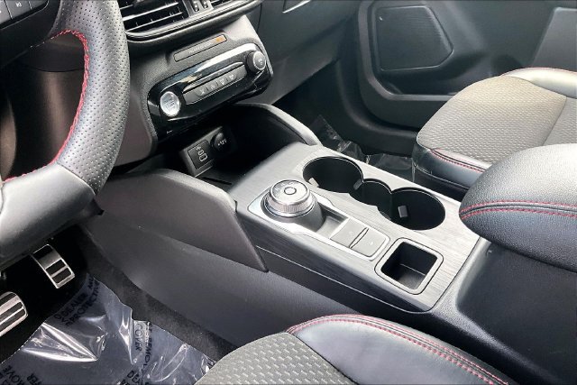 Used 2024 Ford Escape ST-Line w/ Tech Pack #1 AWD/4WD image 14