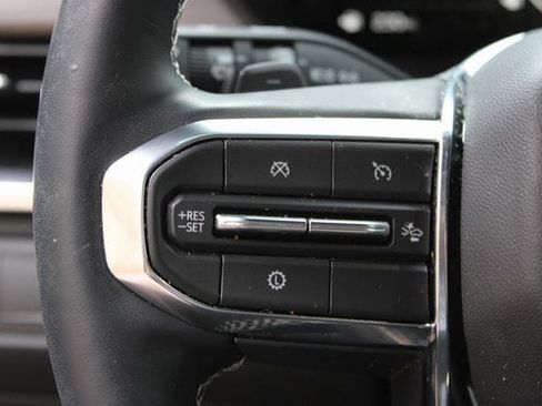 Used 2025 GMC Acadia Denali image 15