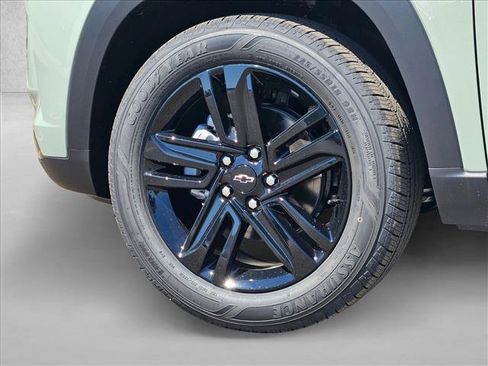 Certified 2026 Chevrolet Trax ACTIV w/ Sunroof Package FWD image 11