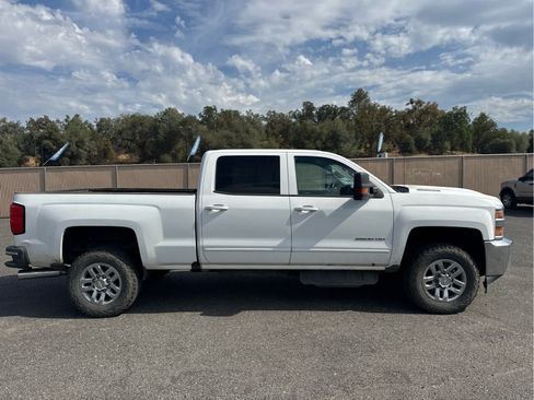 Used 2017 Chevrolet Silverado 2500 LT AWD/4WD image 4