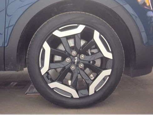 Used 2025 Kia Telluride S image 19