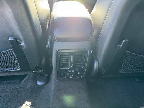 Used 2016 Jeep Grand Cherokee Limited image 18