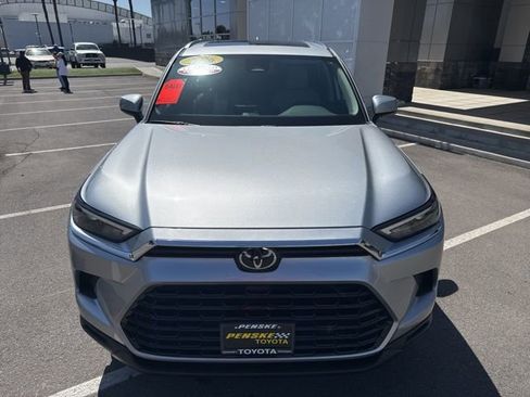 Certified 2026 Toyota Grand Highlander XLE FWD image 3