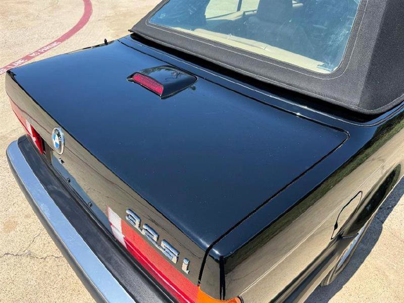 Used 1991 BMW 325i Convertible RWD image 28